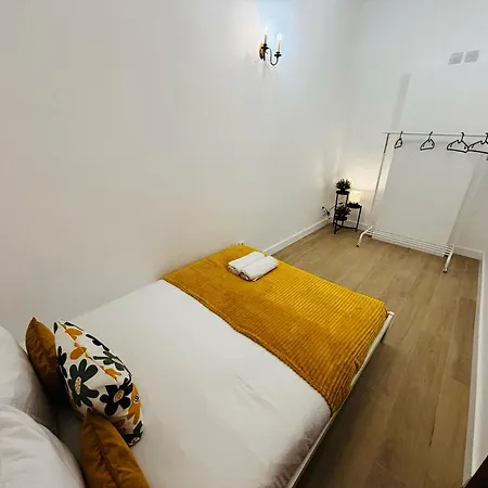 Hostel Location For Tourists, Centre Lisbon