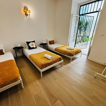 Hostel Location For Tourists, Centre Lisbon