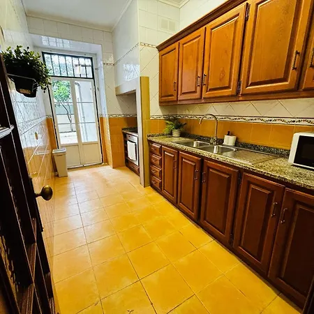 Location For Tourists, Centre 리스본