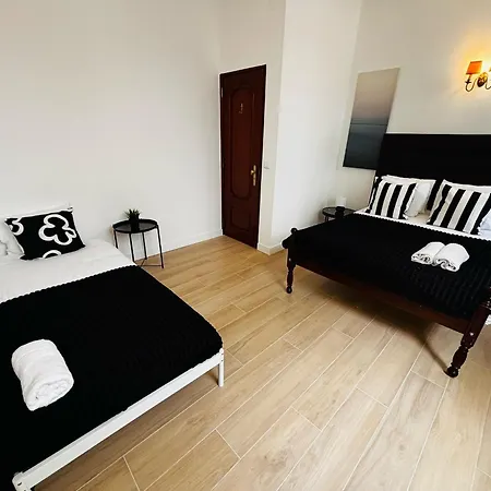 Location For Tourists, Centre 호스텔