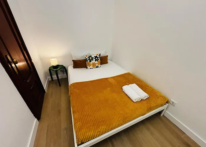 Location For Tourists, Centre