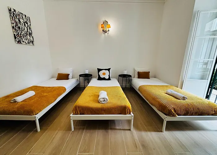 Location For Tourists, Centre *