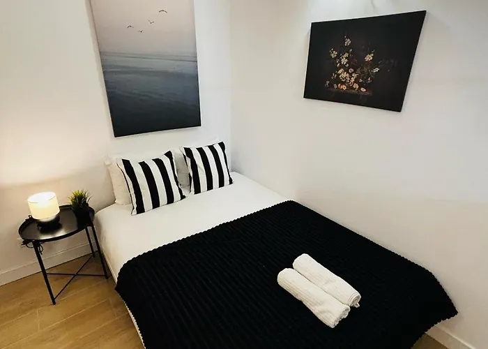 Location For Tourists, Centre